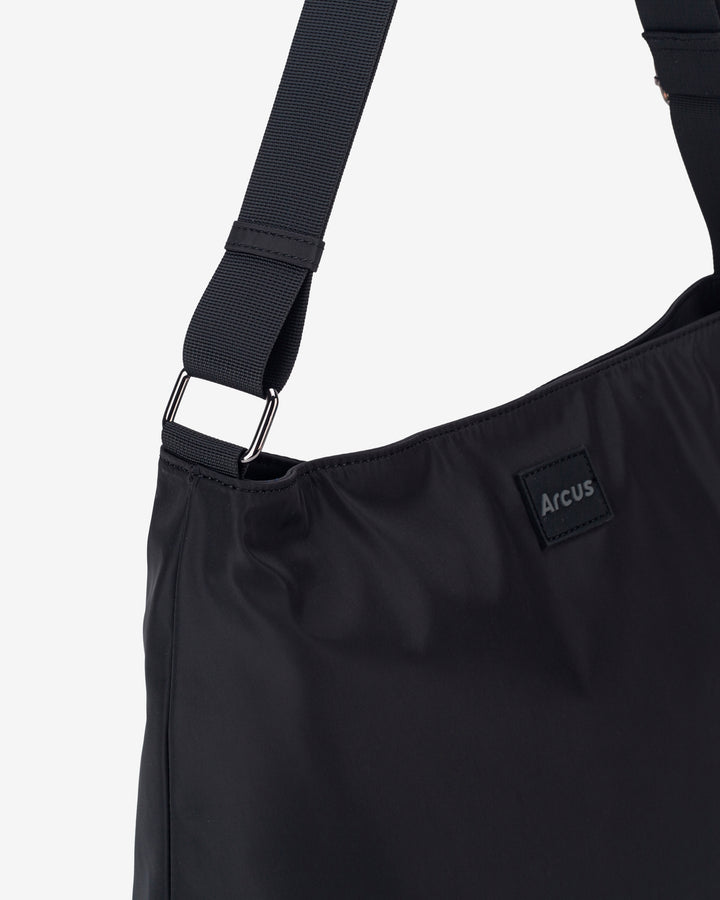 ARCUS CROSSBODY TOTE TOTE BAG 0001 BLACK