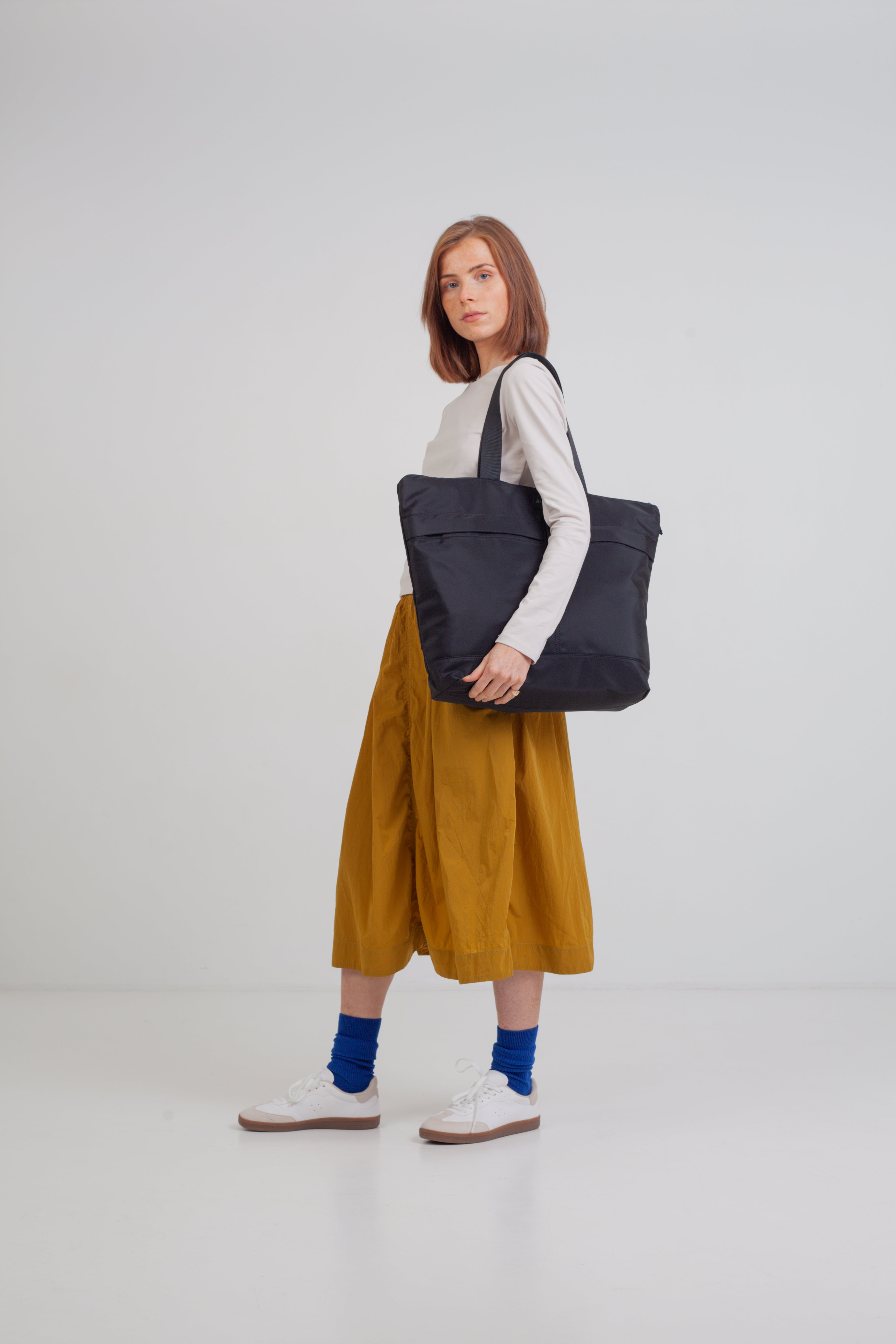 SHOPPER - BLACK